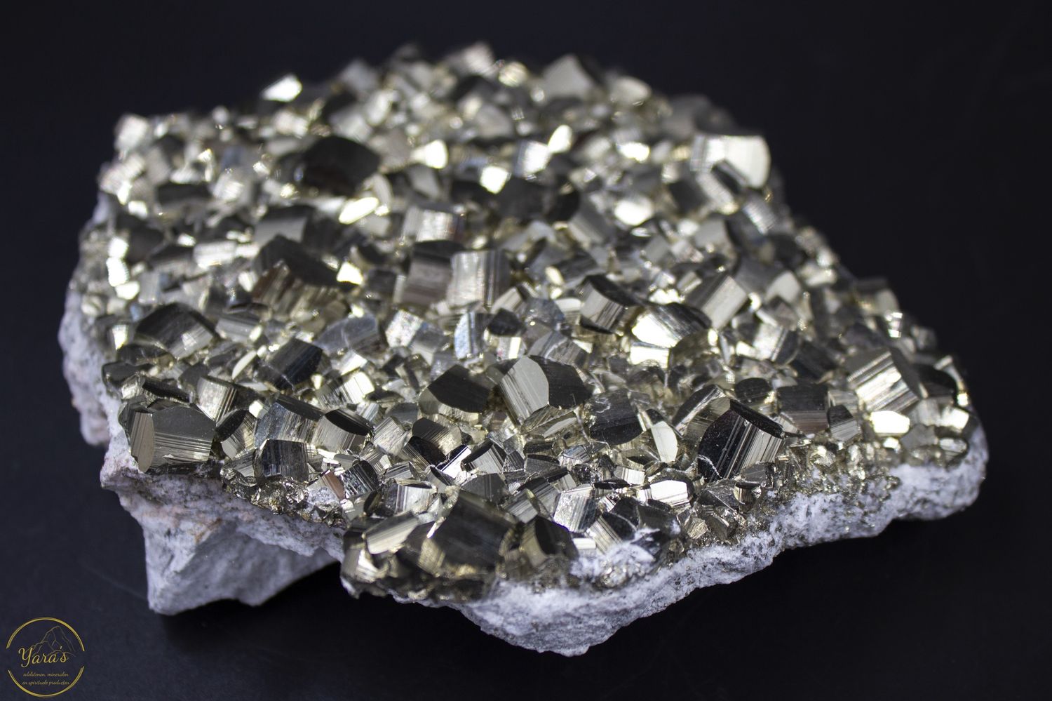 Pyriet ruw A+ uit Peru 802 gram