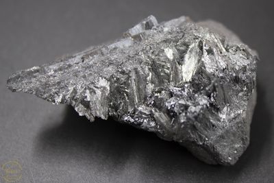 Pyrolusiet ruw  88 gram