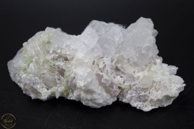 Groene en roze toermalijn op albast - 128 gram