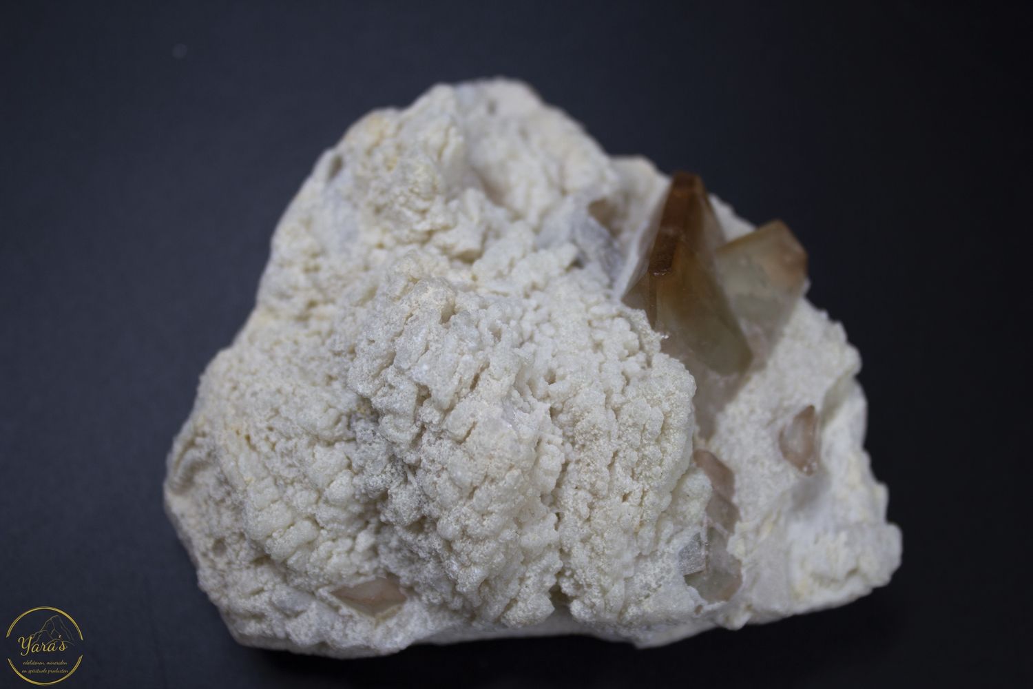 Goud topaas op clevelandiet - 252 gram