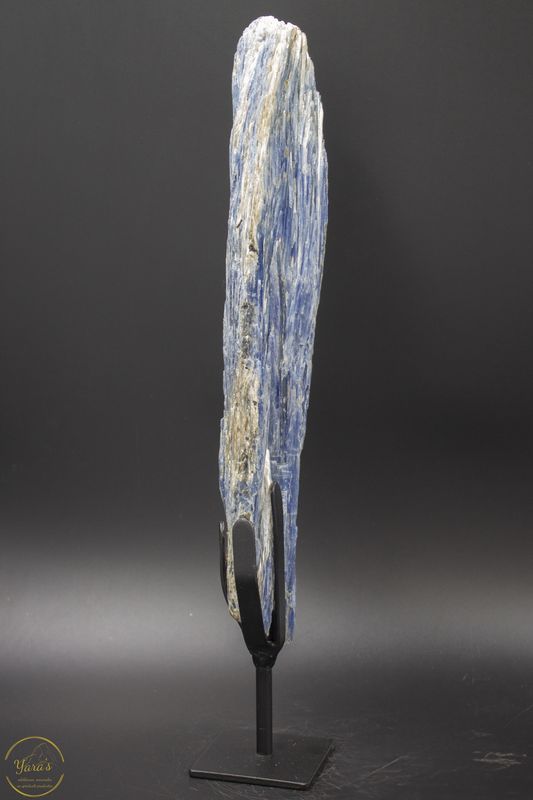 Kyaniet op standaard 1,825kg