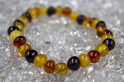 Barnsteen armband rond gemêleerd