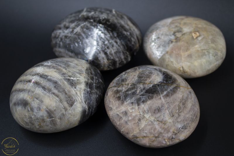 Zwarte maansteen zeepsteen groot