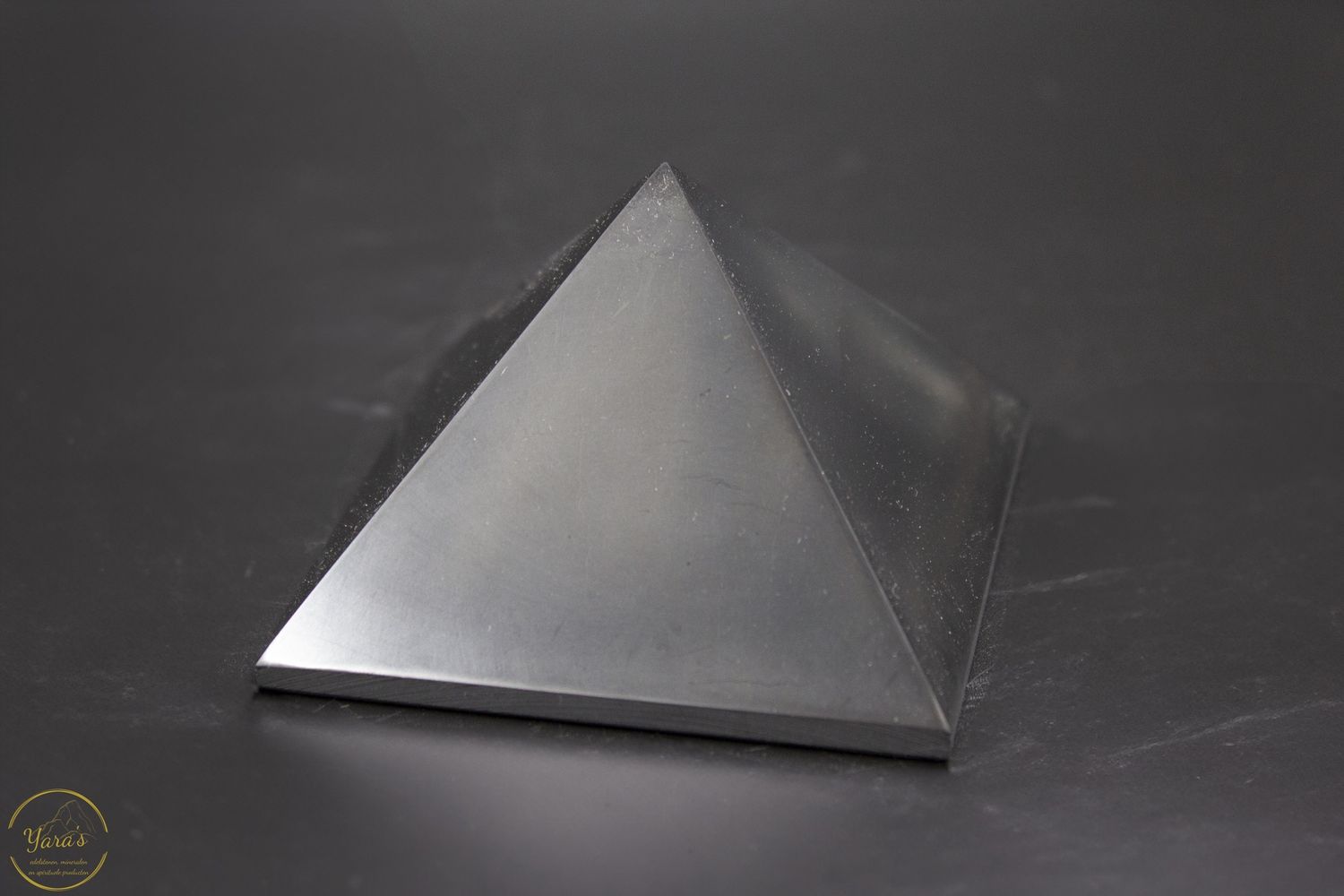 Shungiet Piramide 6cm