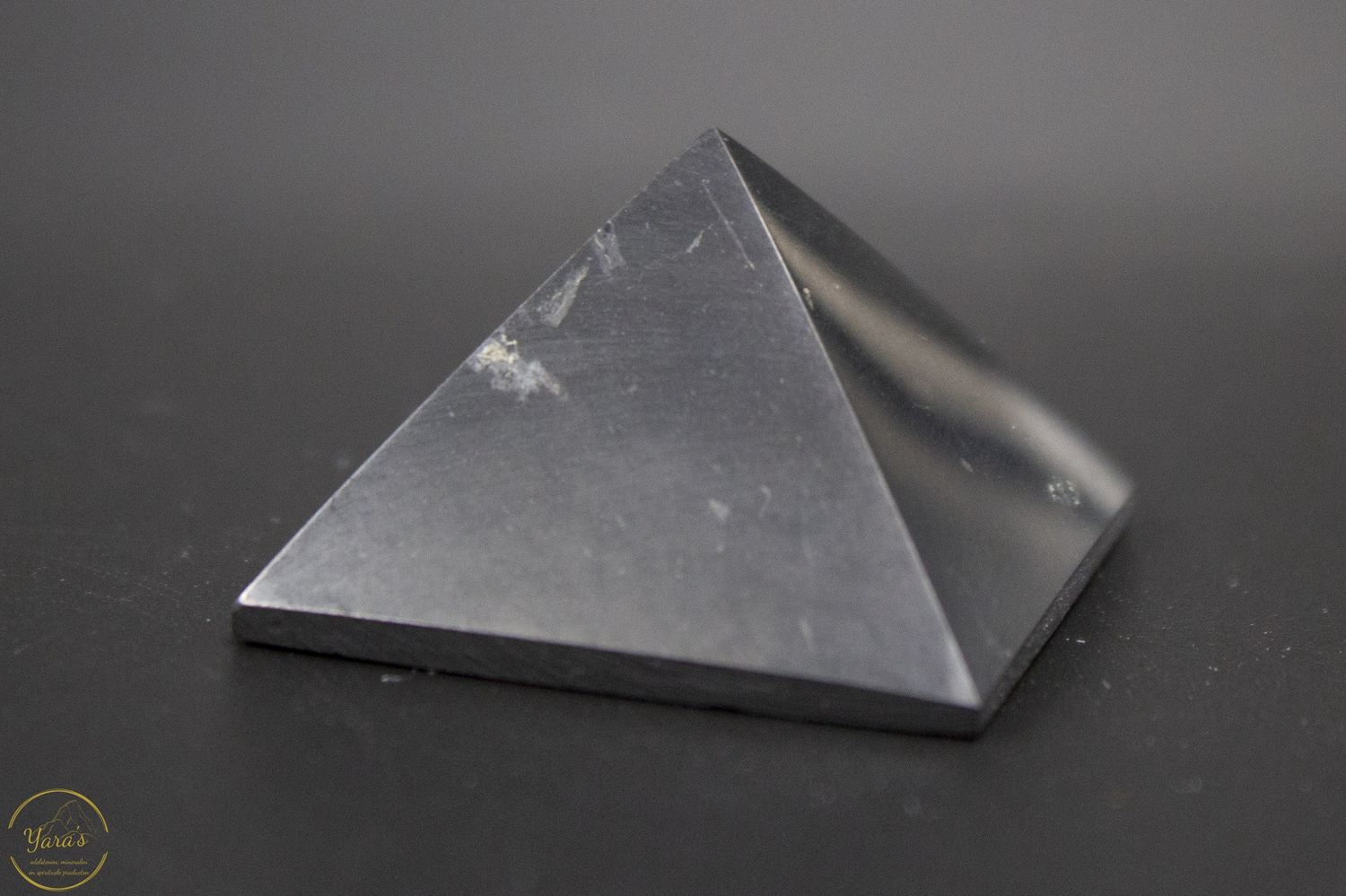 Shungiet Piramide 3cm