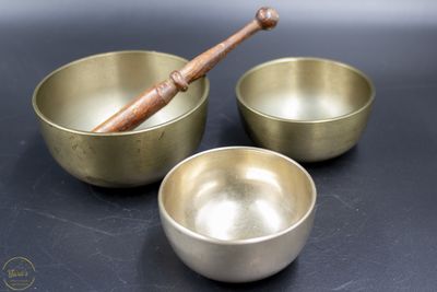 Setje van 3 Japanse klankschaaltjes (6,5/7,5/9 cm) inclusief klopper