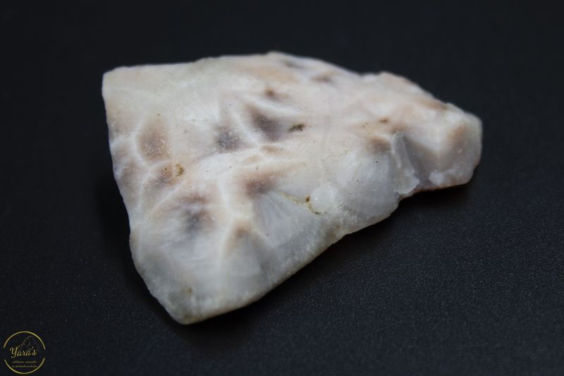 Roze natroliet ruw 16 gram