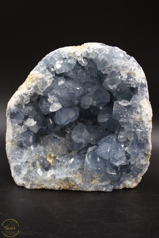 Celestien cluster staand 3.75 kg AA+ kwaliteit uit Madagaskar