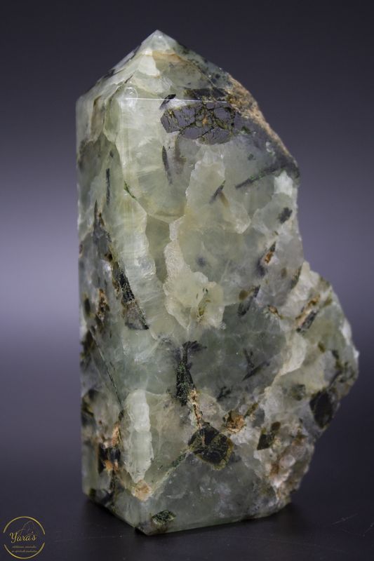 Prehniet toren 210 gram