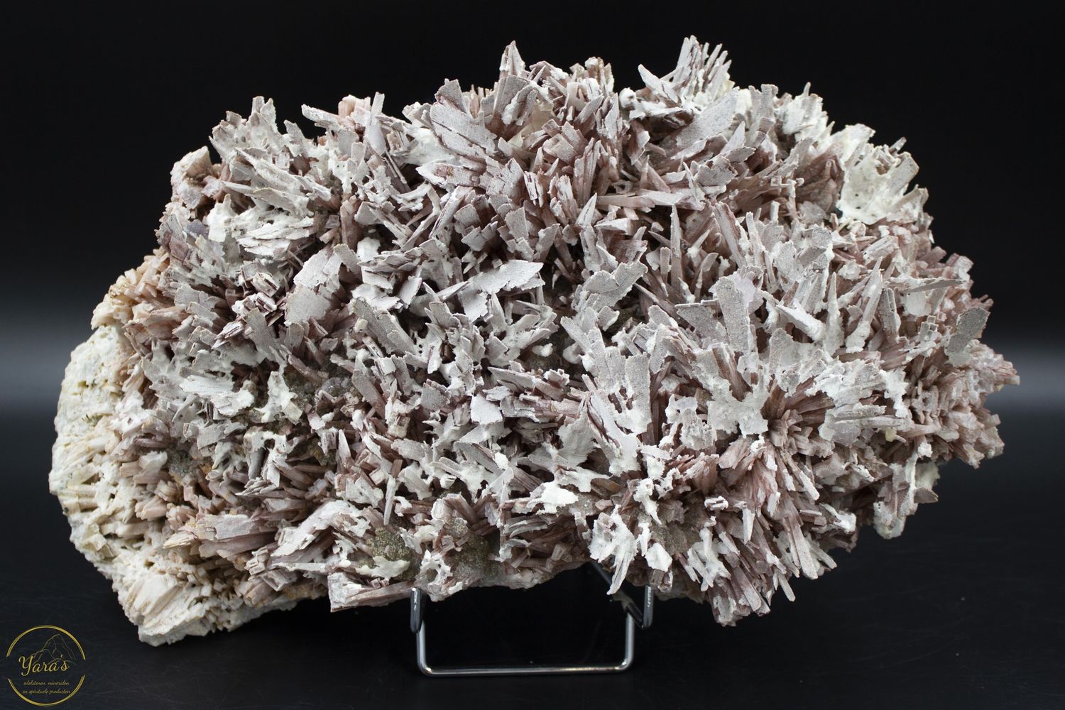 Anhydriet met chalcedoon cluster 7.35kg