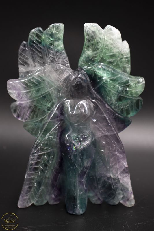 Regenboog fluoriet engel  13 cm hoog