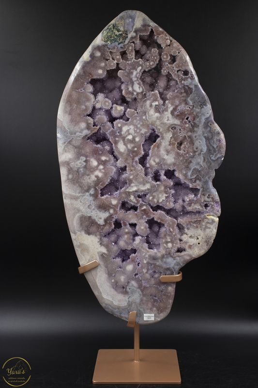 Roze Amethist op standaard  8.134 kg