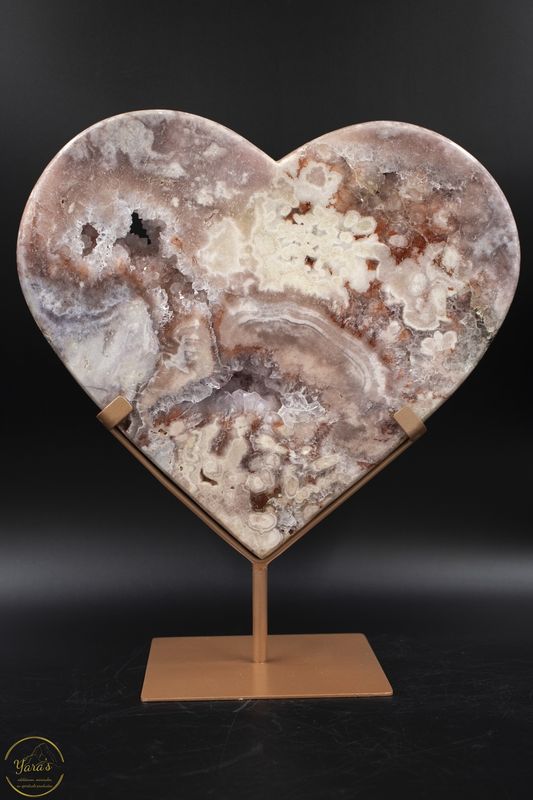 Roze Amethist hart op standaard 4.532 kg