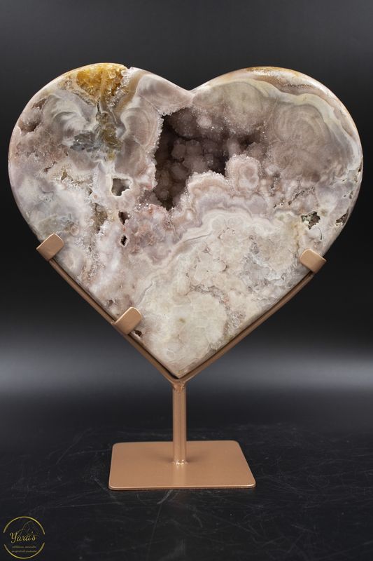 Roze Amethist hart op standaard 4.676 kg