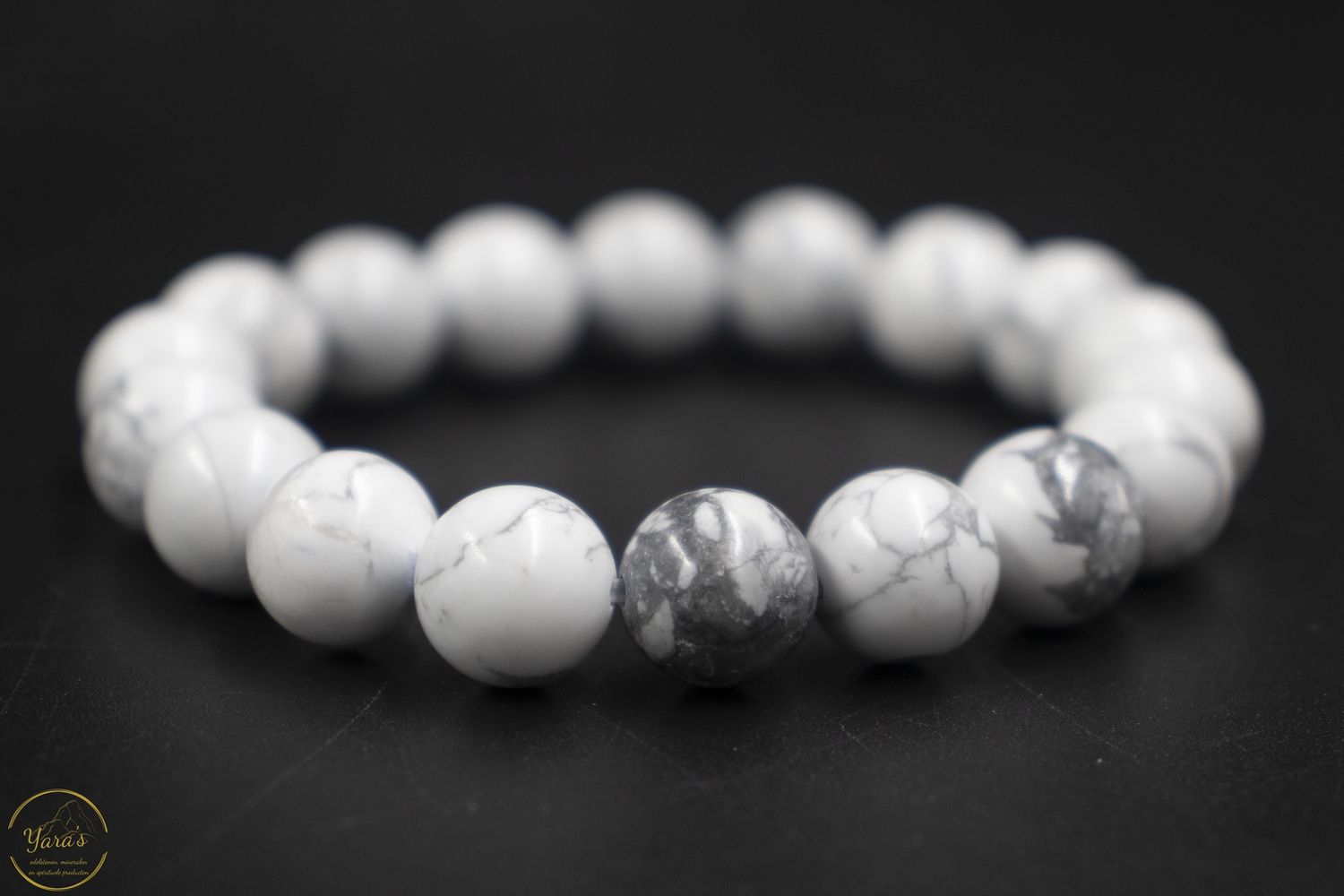 Witte Howliet armband 10mm