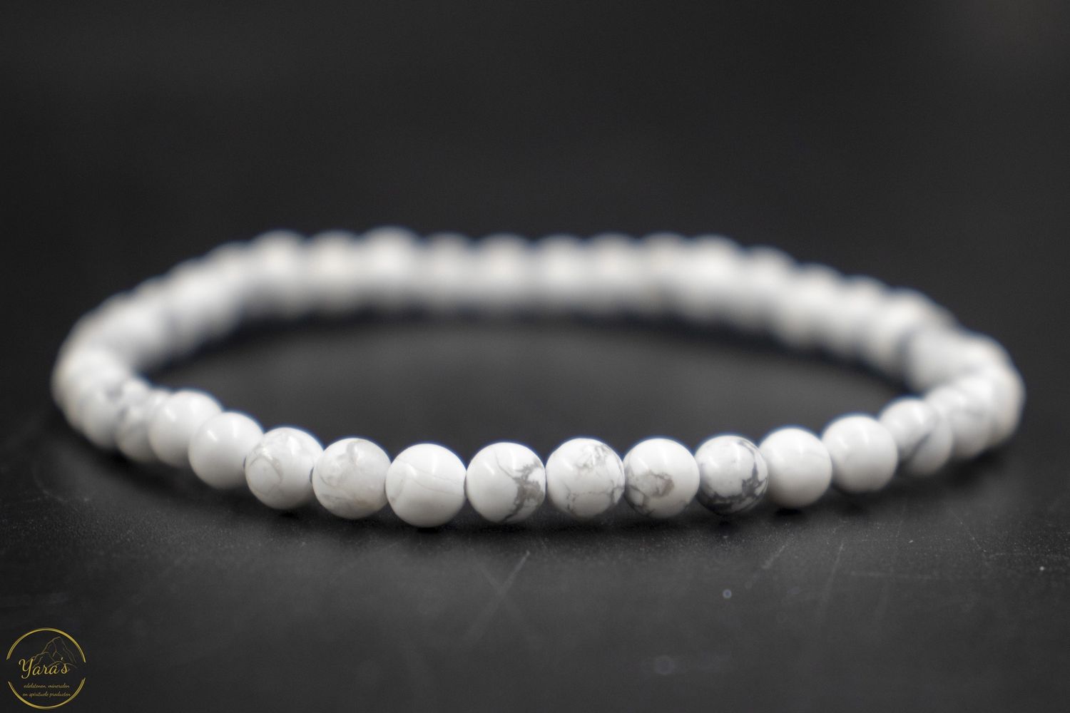 Witte Howliet armband 4mm