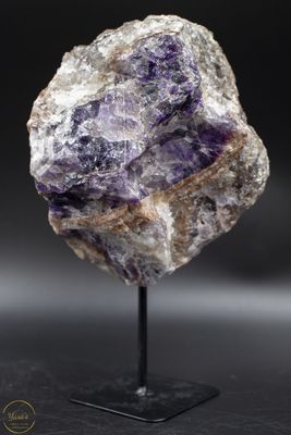 Chevron amethist ruw op standaard 1.87 kilo