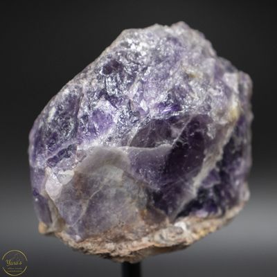 Chevron amethist ruw op standaard 218 gram