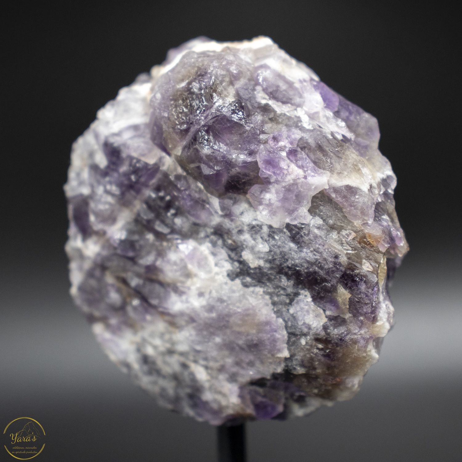 Chevron amethist ruw op standaard 184 gram