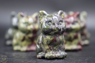 Drakenbloed jaspis poesje ca. 4cm