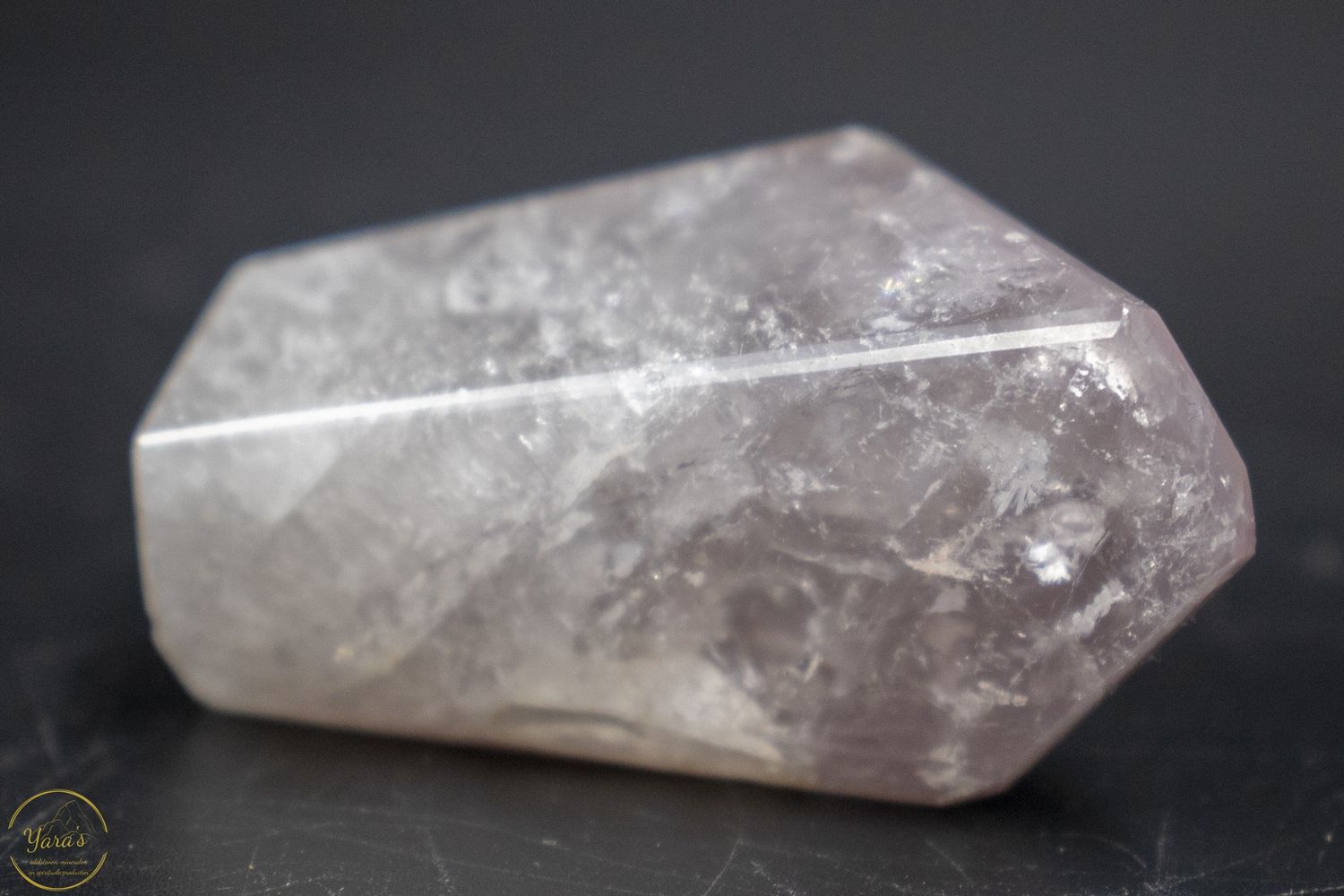 Lithiumkwarts freeform gepolijst -38 gram