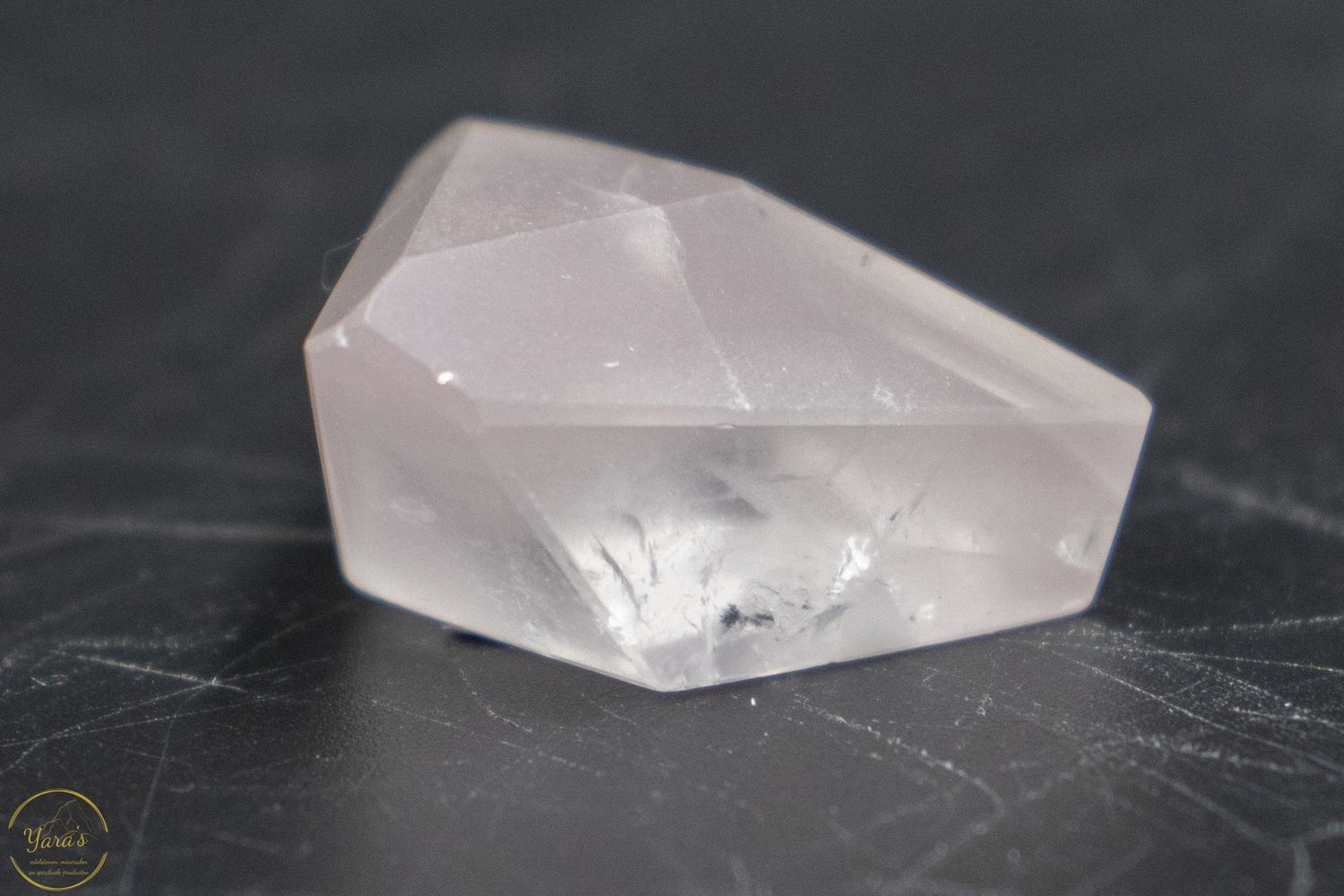 Lithiumkwarts freeform gepolijst -10 gram.