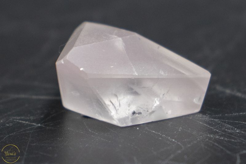 Lithiumkwarts freeform gepolijst -10 gram.