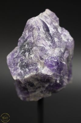 Chevron amethist (ruw) op standaard 198 gram