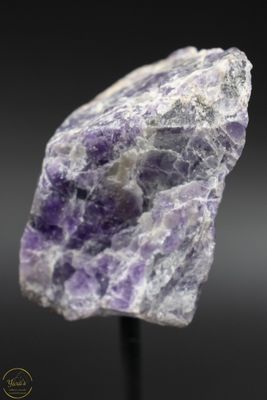 Chevron amethist (ruw) op standaard 204 gram