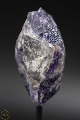 Chevron amethist (ruw) op standaard 182 gram