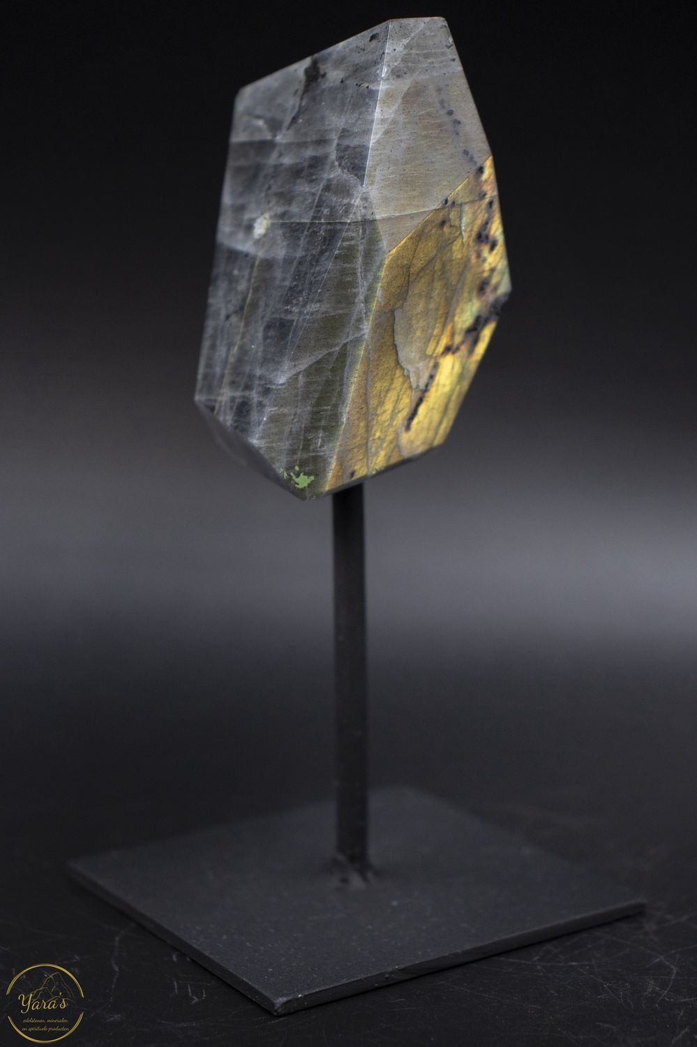 Labradoriet op standaard 214 gram