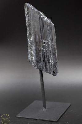 Zwarte toermalijn op standaard - 256 gram