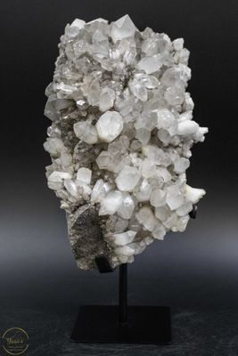 Bergkristal met zwarte hematiet op standaard 4.33kg