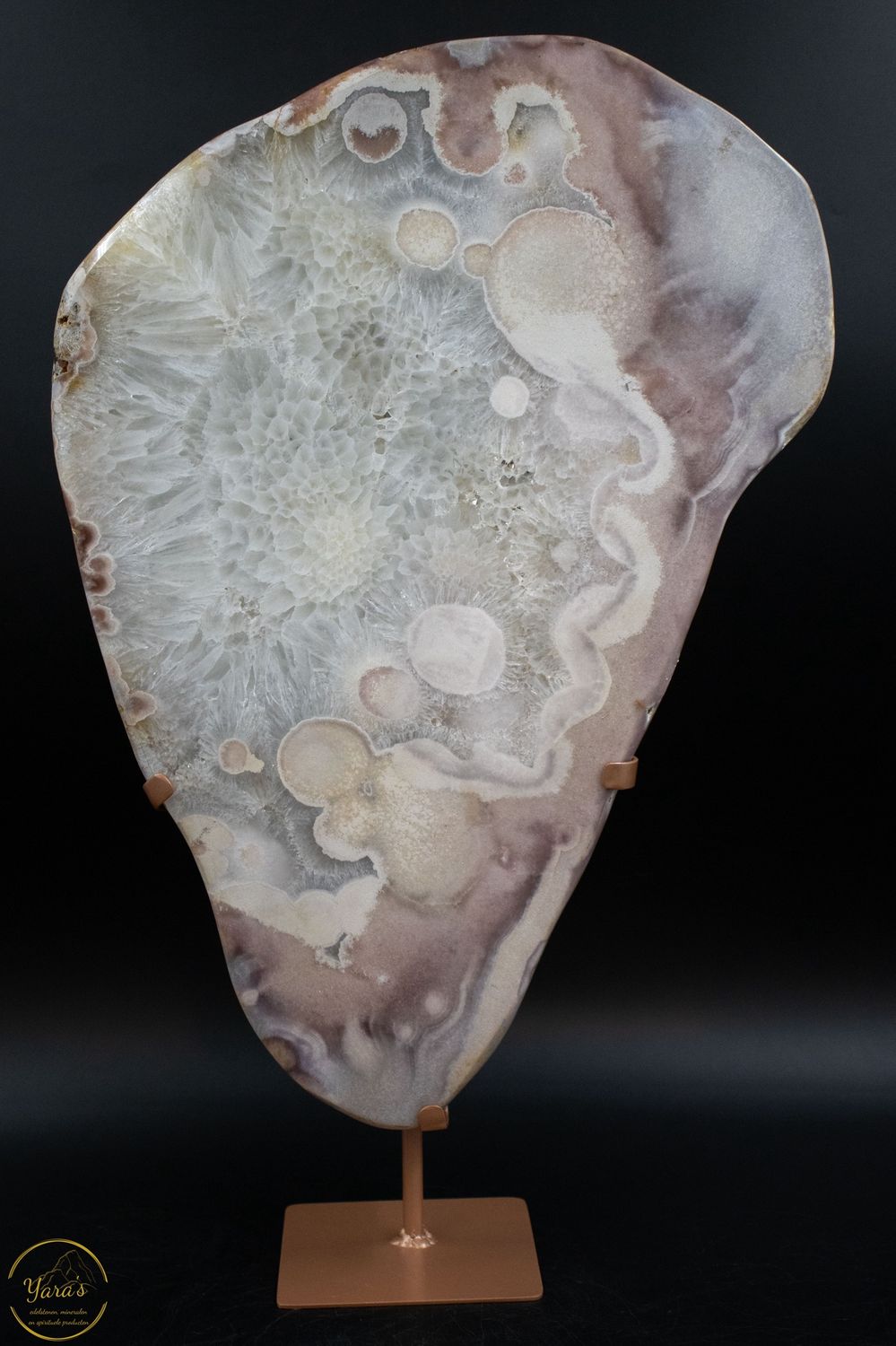 Roze Amethist op standaard 7.07kg