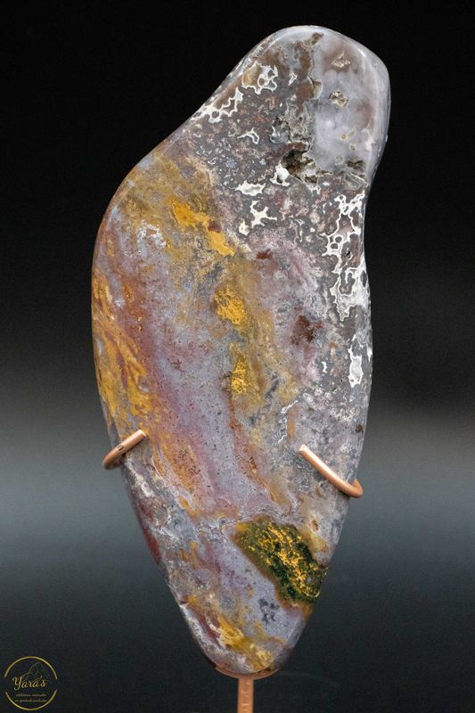 Roze Amethist met jaspis op standaard 882 gram