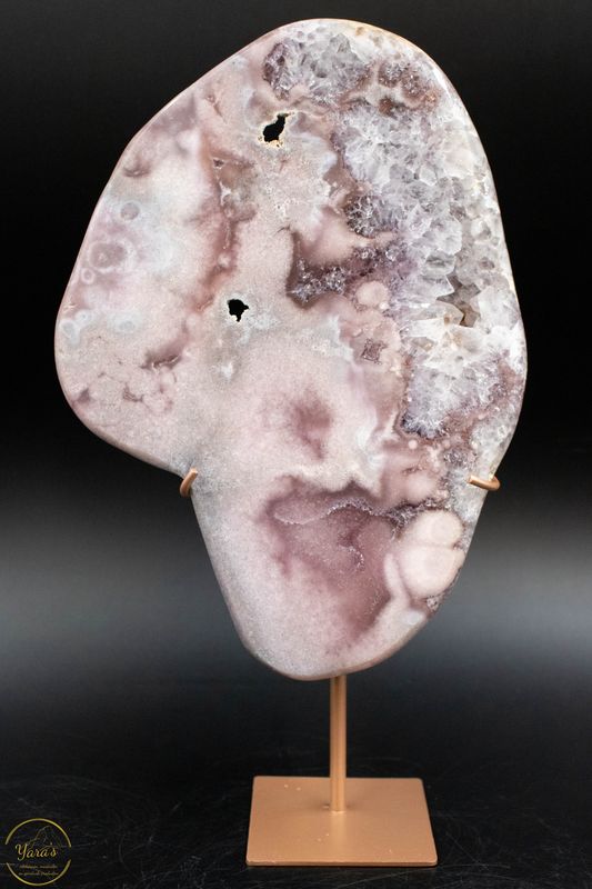 Roze Amethist op standaard 1.91kg