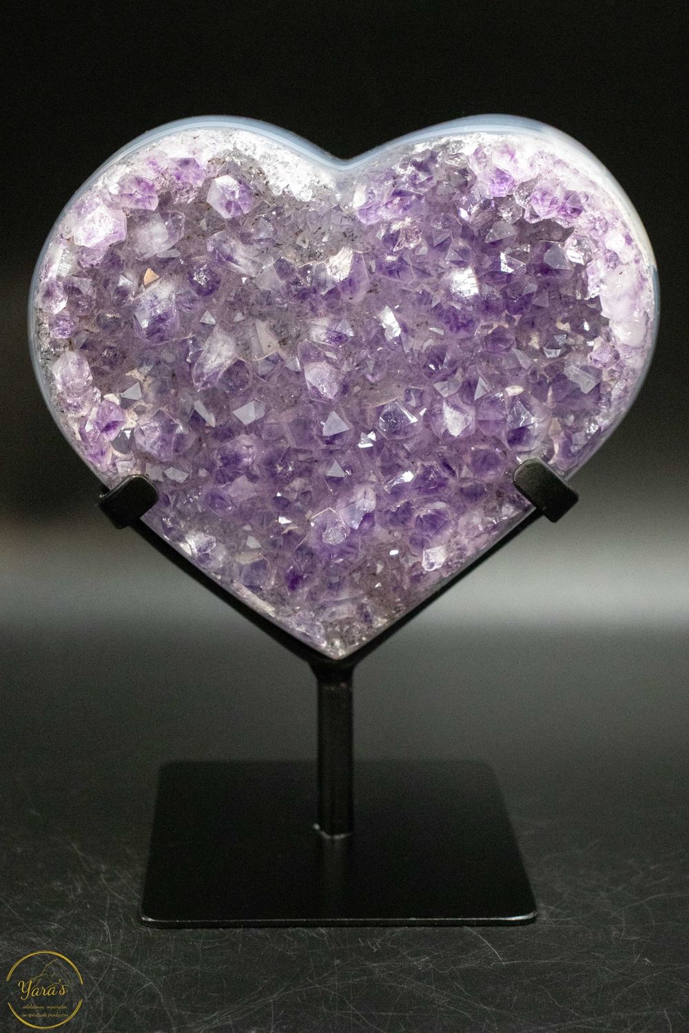 Amethist met agaat hart op standaard 3.21kg