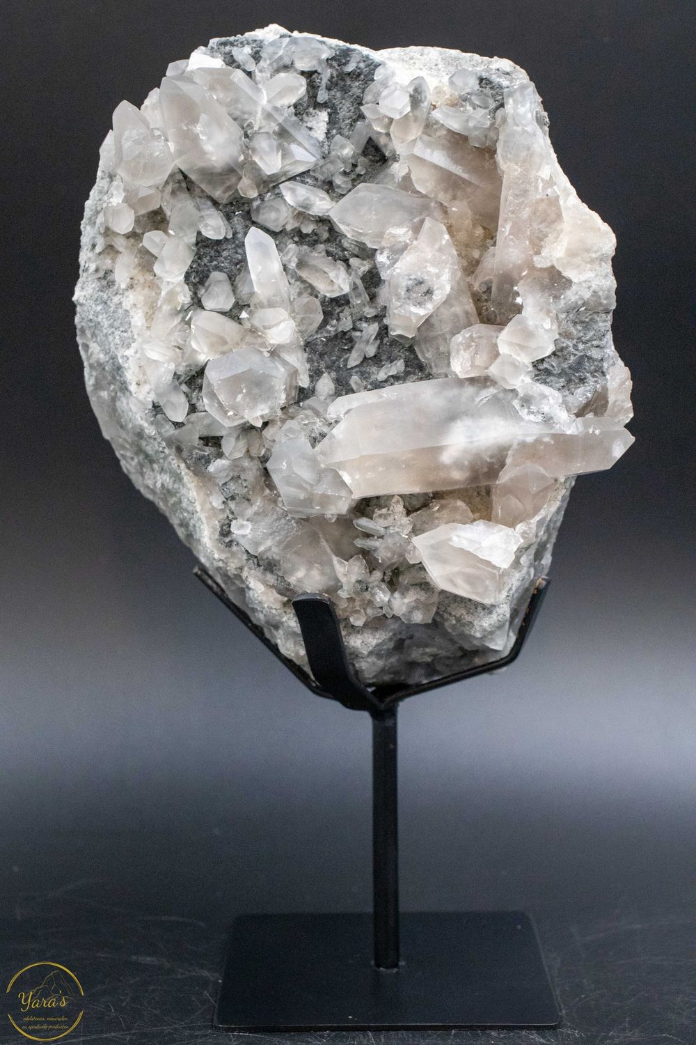 Blauwe Tara kwarts op standaard 3.74kg