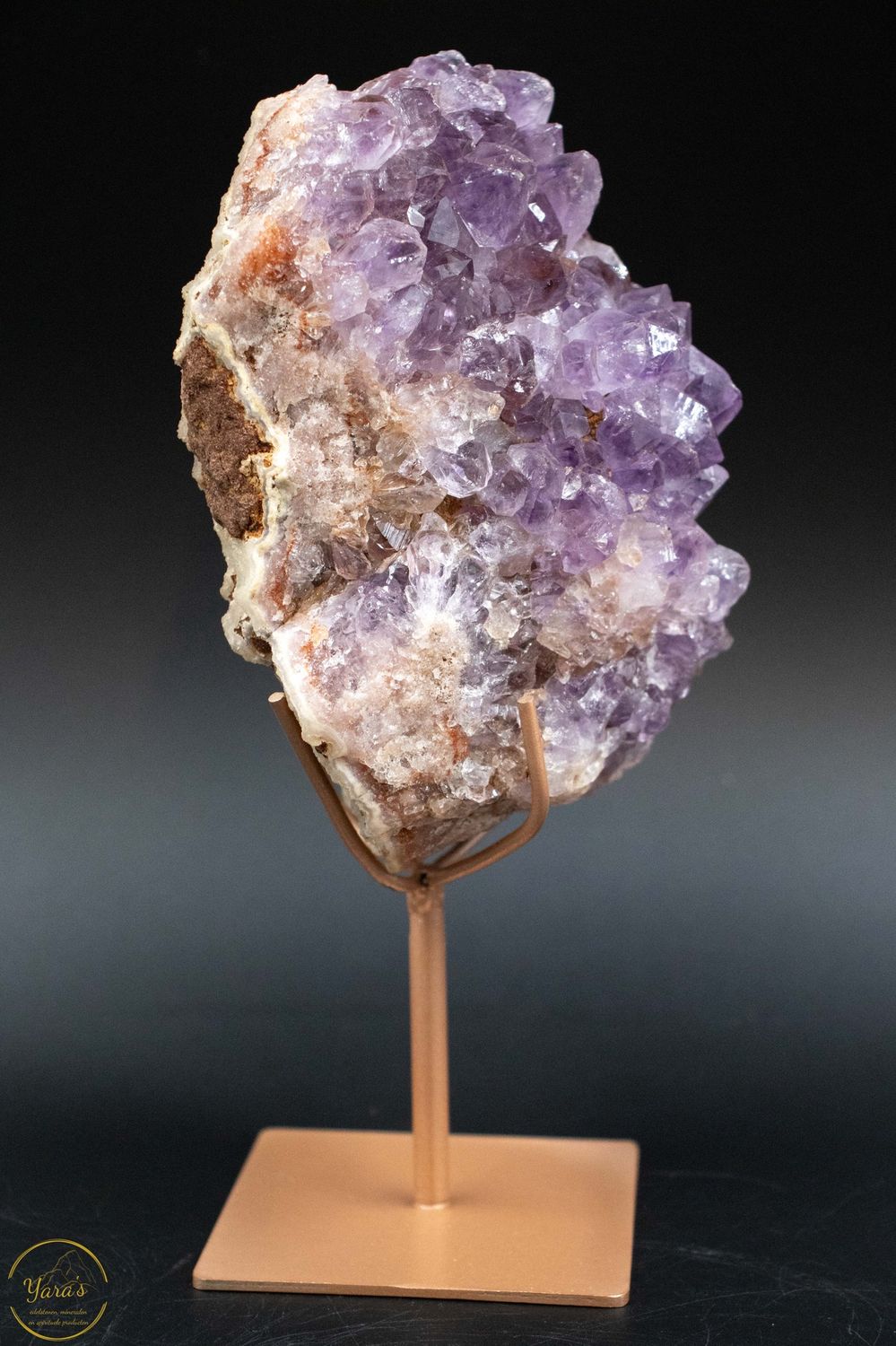 Ruwe Roze Amethist cluster op standaard 1.180 kg