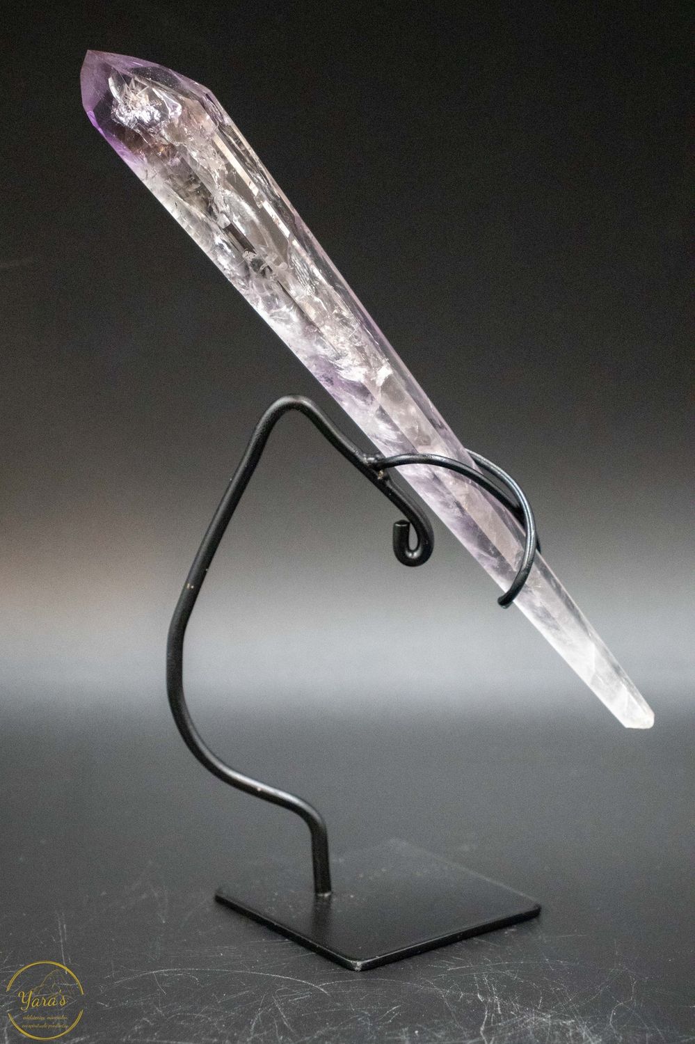 Baha Amethist fantoom op standaard 134 gram