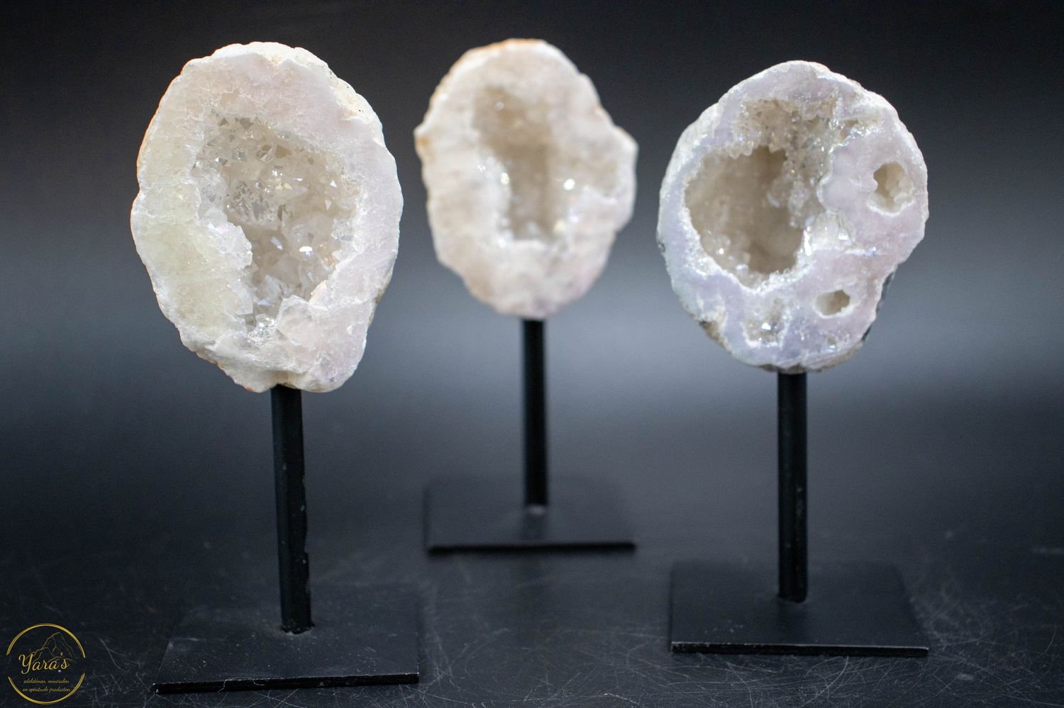 Angel Aura geode op standaard