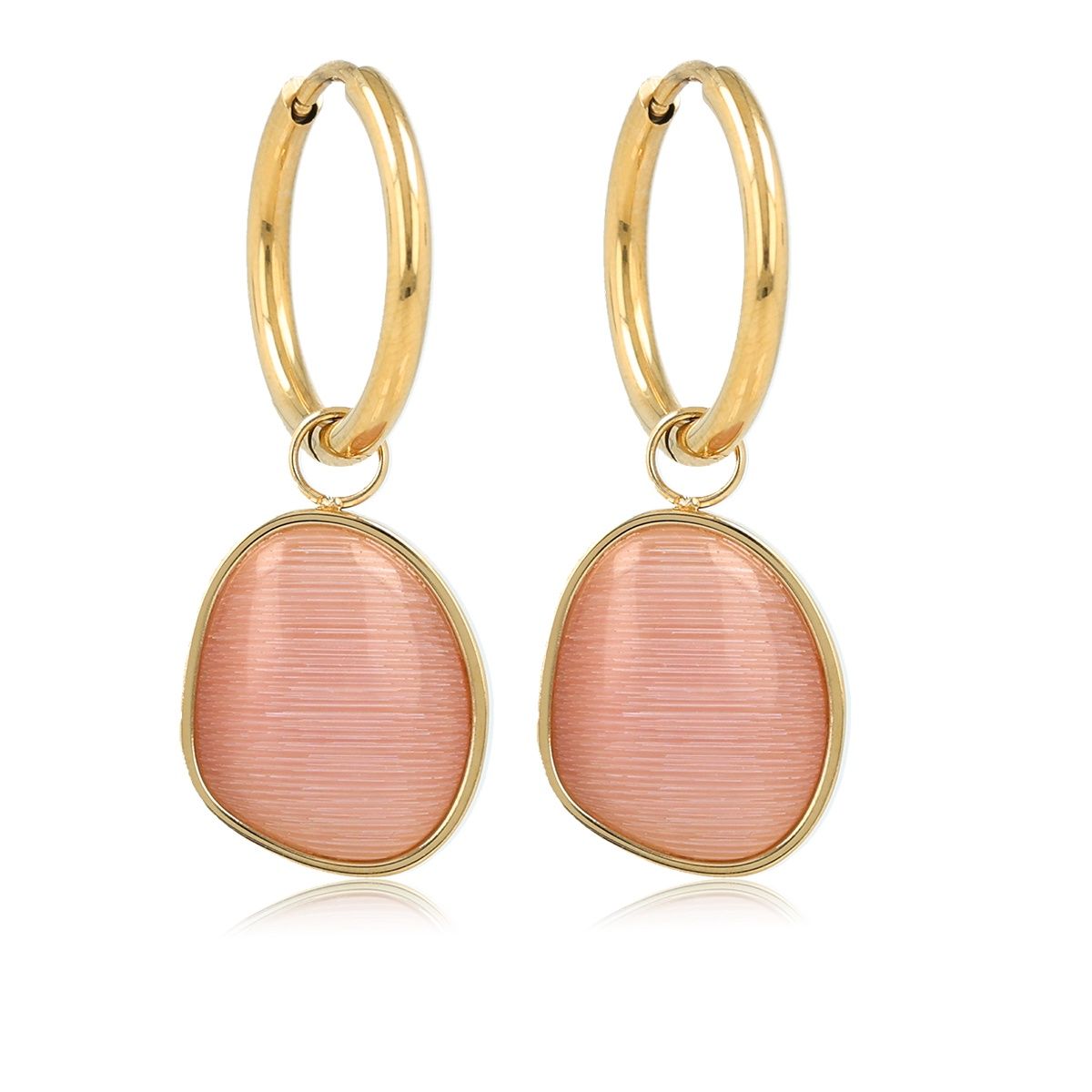 Oorbellen goudkleurig met roze maansteen