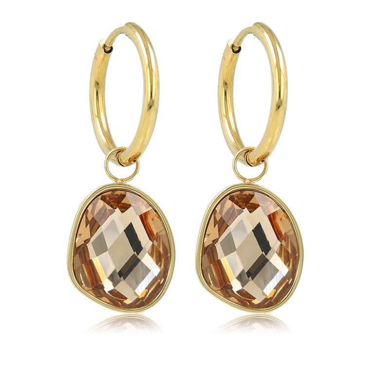 Oorbellen goudkleurig met champagne glassteen