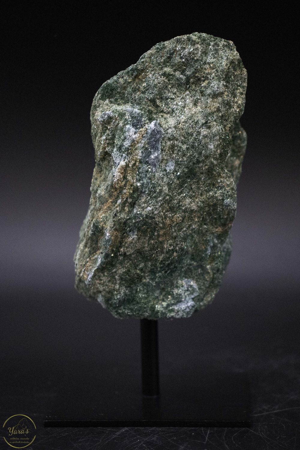 Fuchsiet op standaard 406 gram