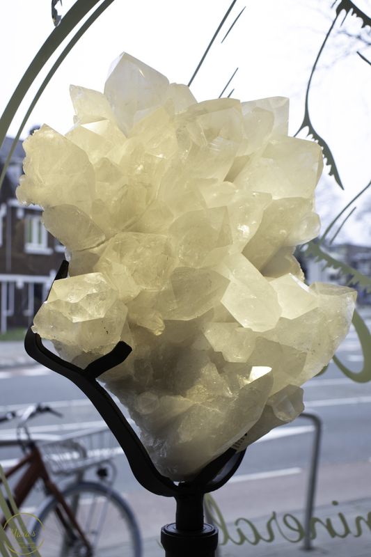 Bergkristal 33,4kg op draaibare standaard