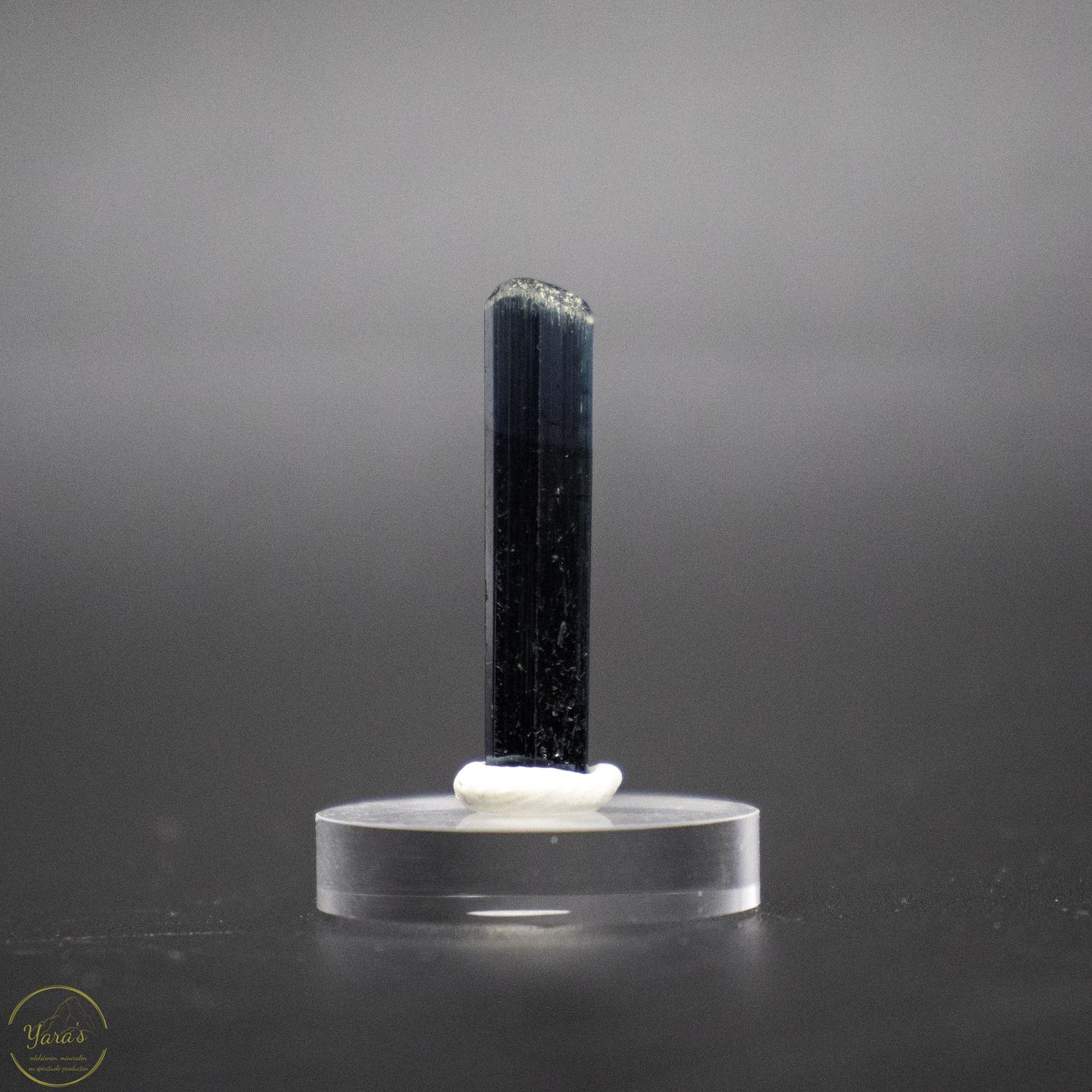 Blauwe Toermalijn/Indigoliet 0.64 gram op sokkel - Gilgit, Pakistan