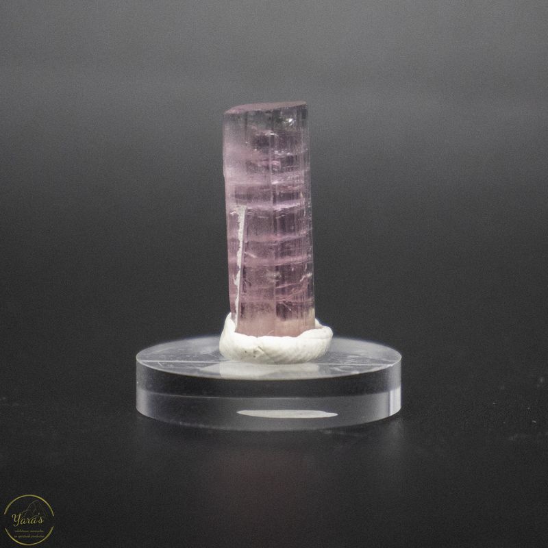 Roze Toermalijn/rubeliet 1.86 gram op sokkel - Gilgit, Pakistan