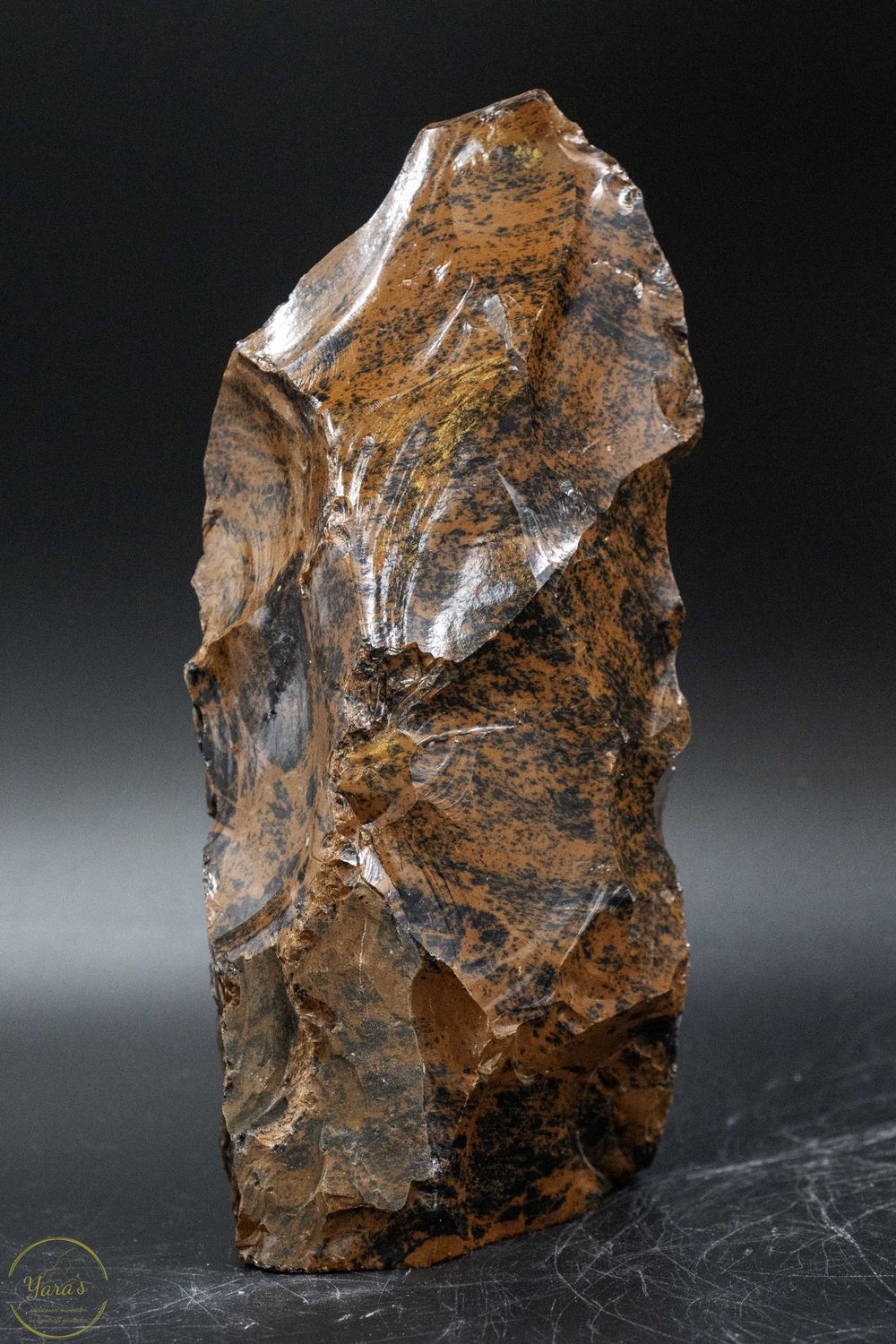 Asmonument Mahonie obsidiaan ruw 2.95 kg