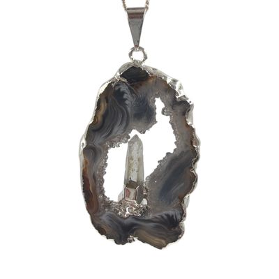 Agaat geode met bergkristal hanger verzilverd - 7.78 gram