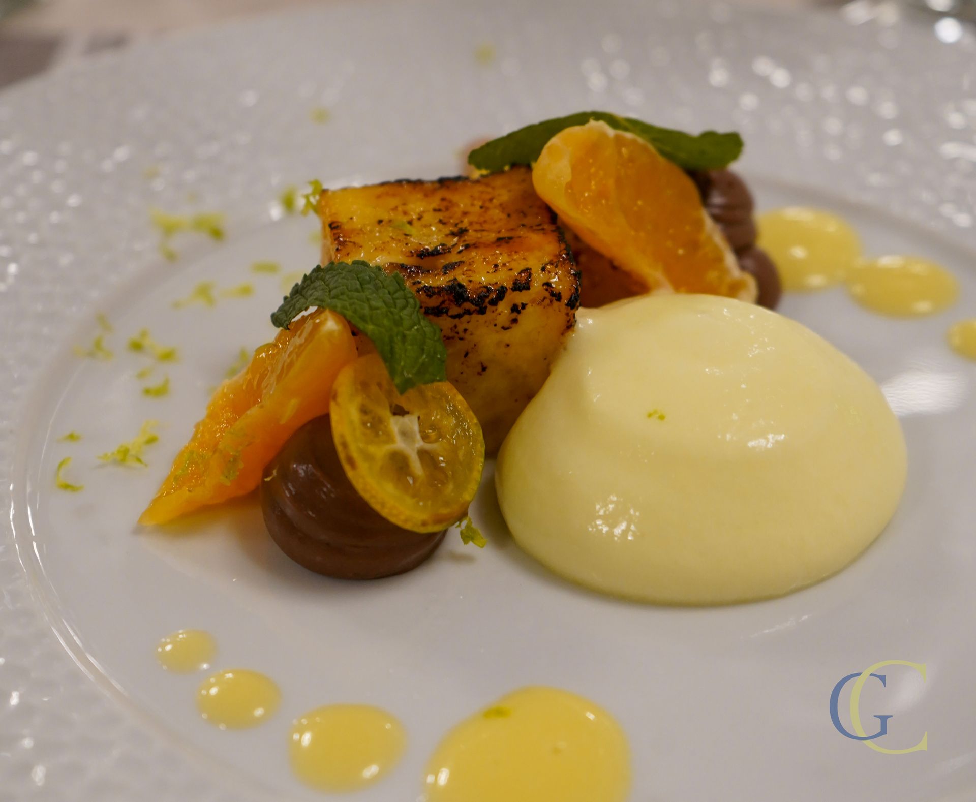 Pudding diplomate caramélisé, chocolat Dulcey et gianduja, clementine, crémeux citron